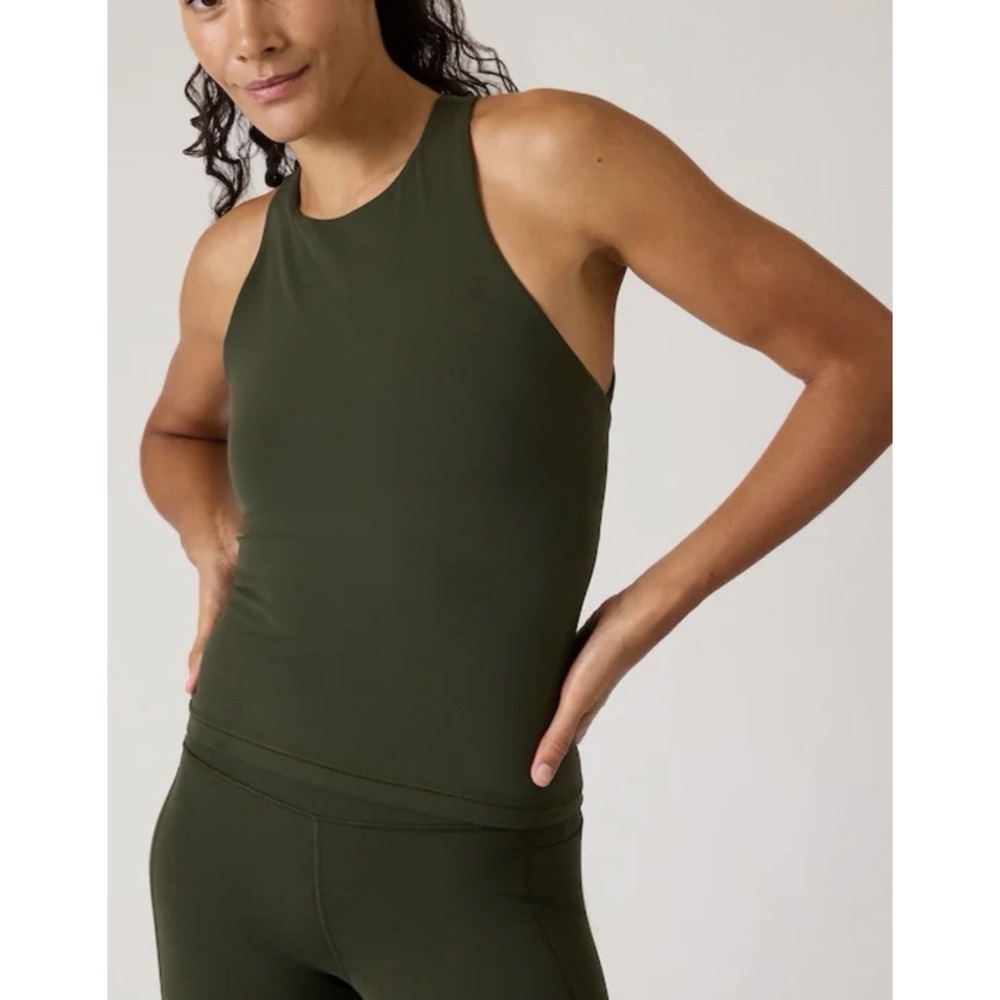 Athleta Size Medium Transcend Crossback Built-In Bra Tank Top Olive Green Padded